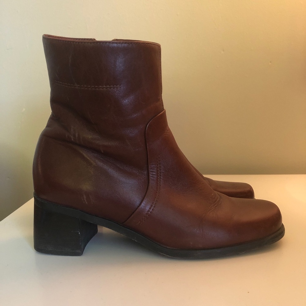 Naturalizer brown leather boots